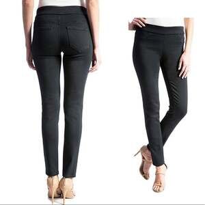 Liverpool Sienna Pull On Legging Jeans Size 2 Dark Rinse Wash